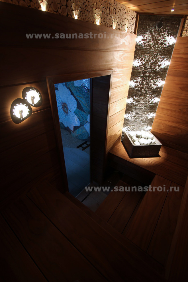 Сауна. Трехъярусный полок из "Pino Premio" и "Tulikivi Tuisku"