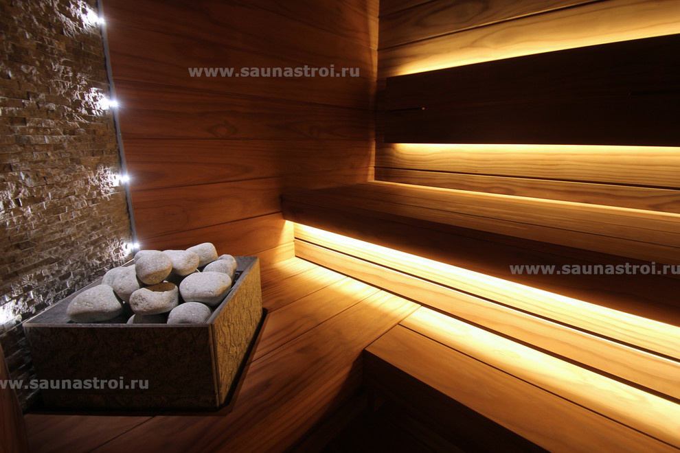 Сауна. Трехъярусный полок из "Pino Premio" и "Tulikivi Tuisku"