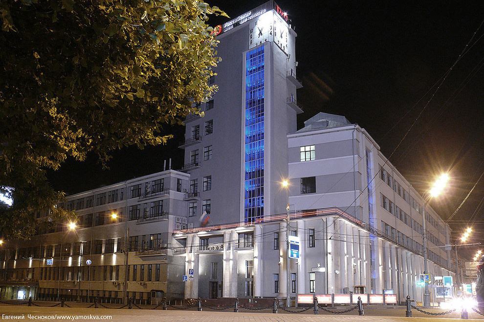 Обогрев кровли и молниезащита