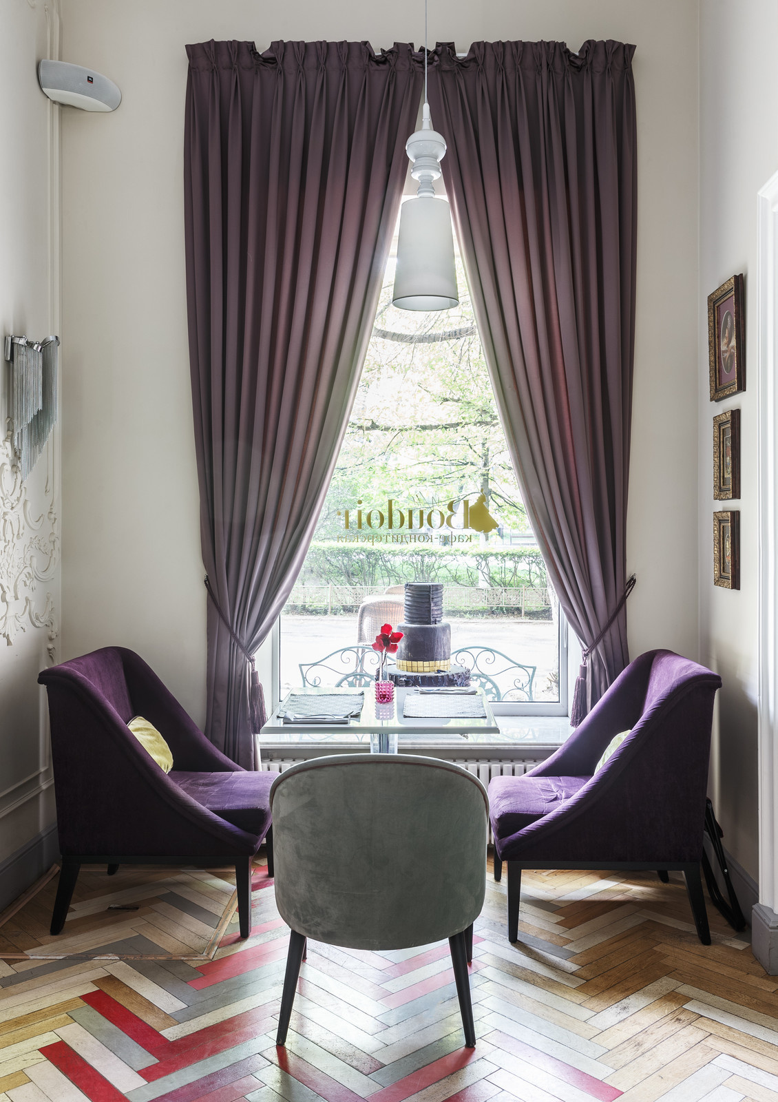 Кoфейня Wild Boudoir