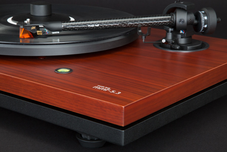 Виниловые проигрыватели Music Hall