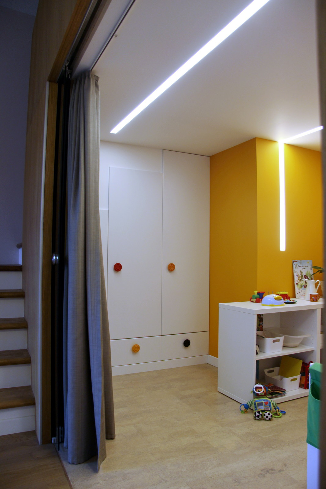 Двухуровневое пространство: кровать и детская