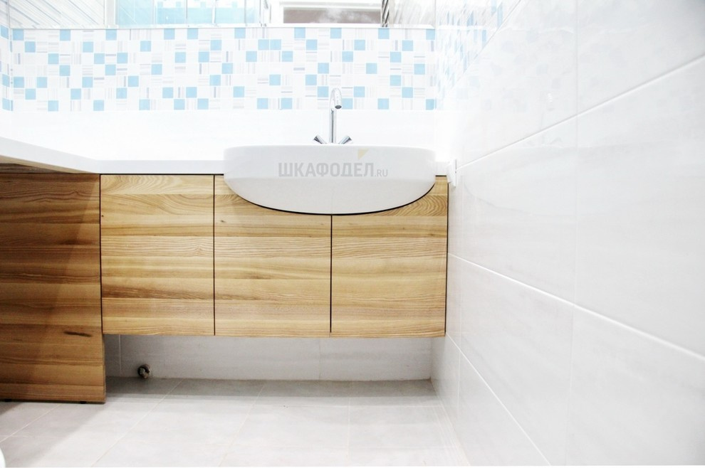 Тумбочка под мойку из камня и массива ясеня под маслом