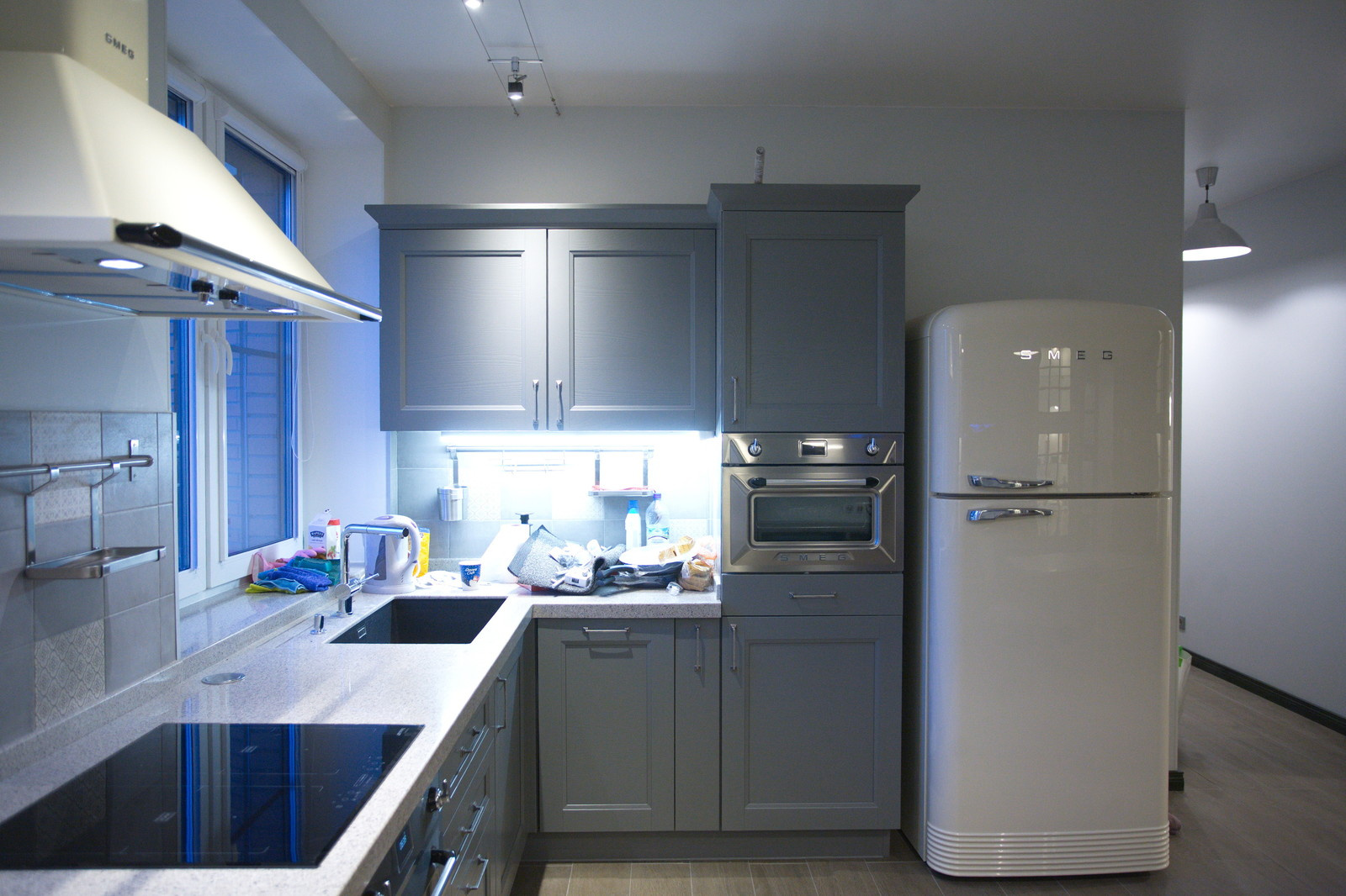 Кухня из массива ясеня в матовой эмали