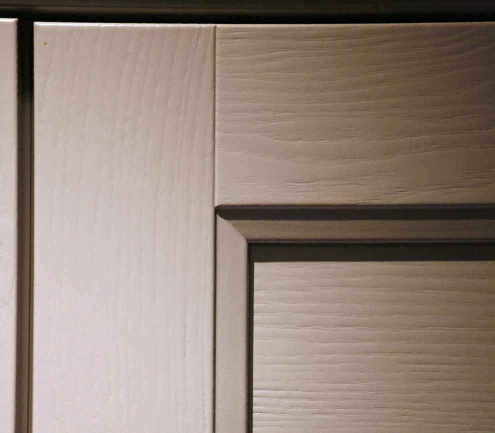 Обложка проекта: Кухня из массива ясеня в матовой эмали