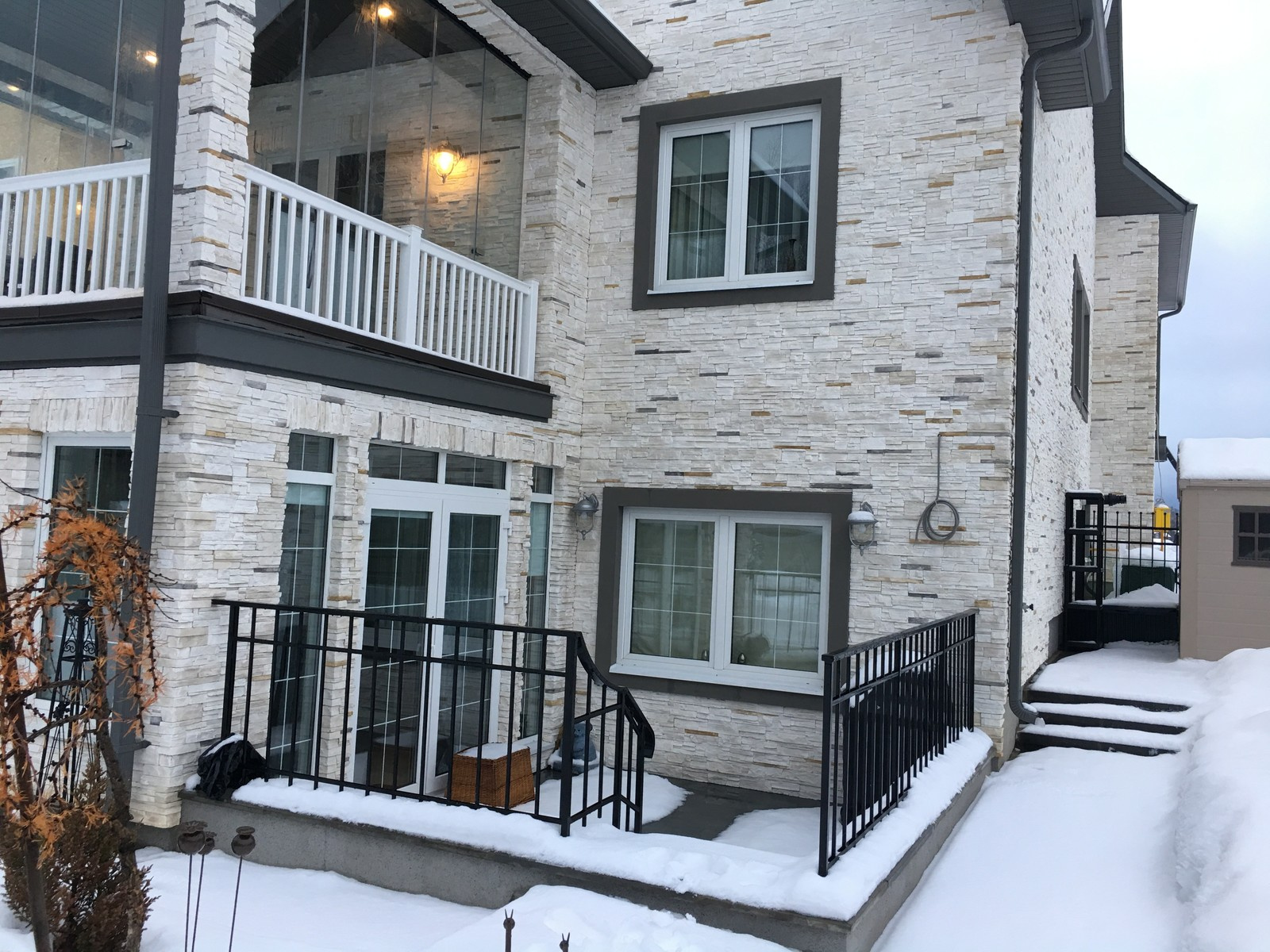 Безрамное остекление Лумон