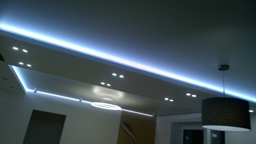 Квартира с интересными задумками по потолкам.