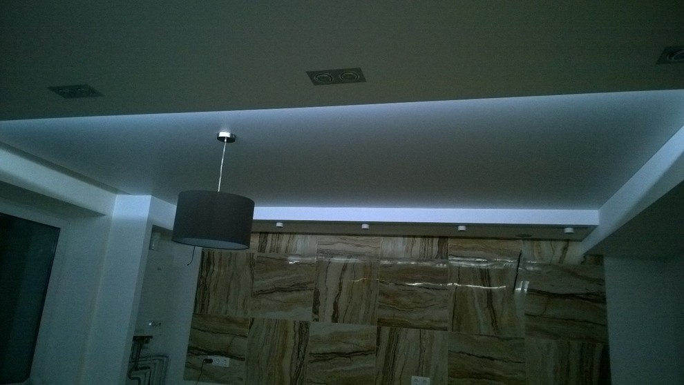 Квартира с интересными задумками по потолкам.