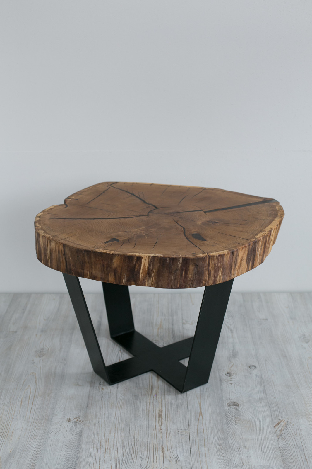 Стол из спила дуба толщиной 9см