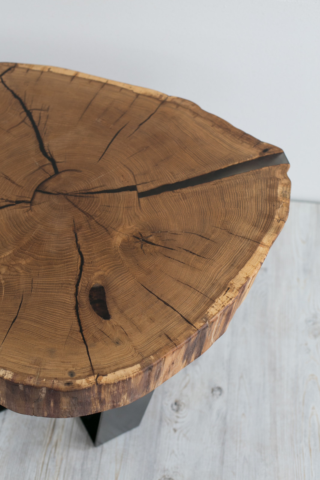Стол из спила дуба толщиной 9см