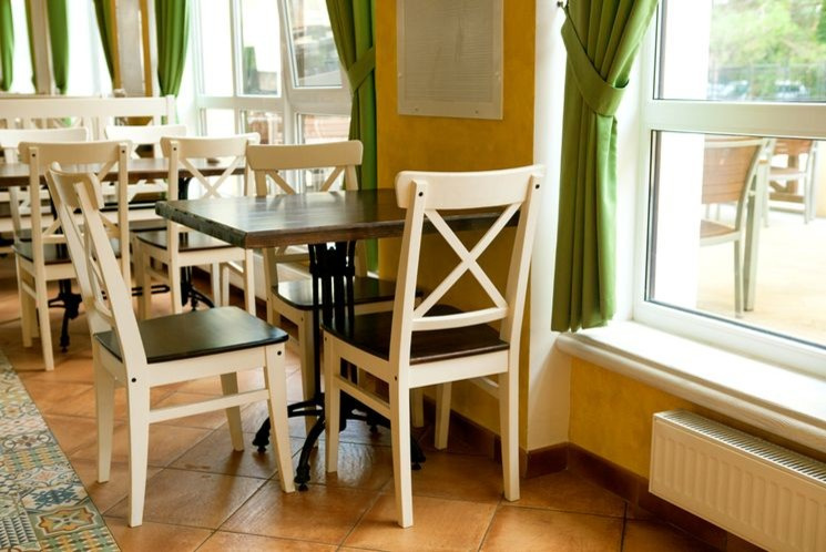 Интерьер столовой "Вкусное лето" в с.Дивноморское