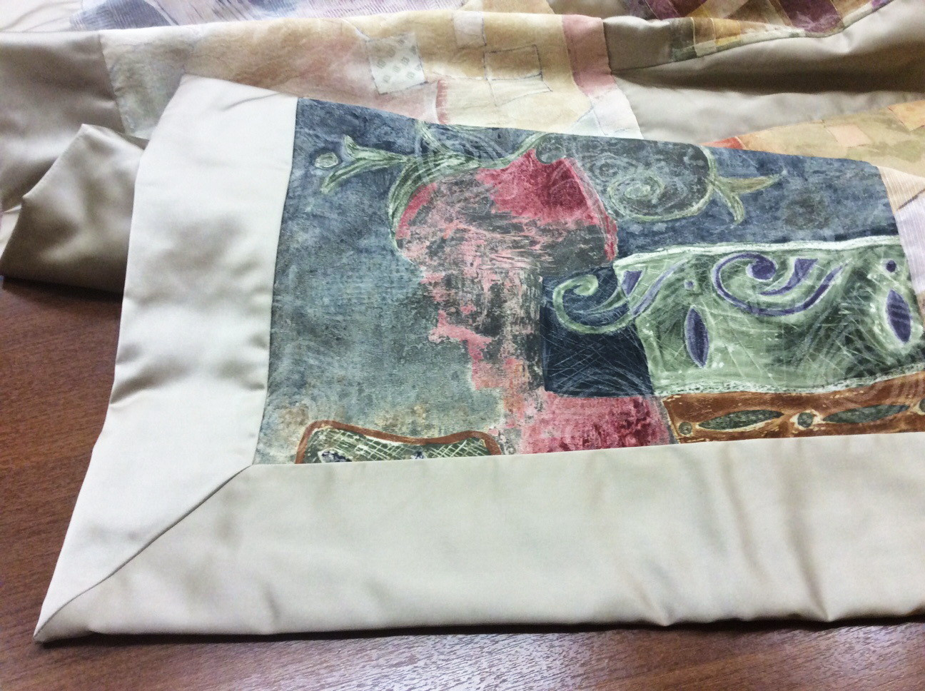 Покрывала и комплекты с подушками