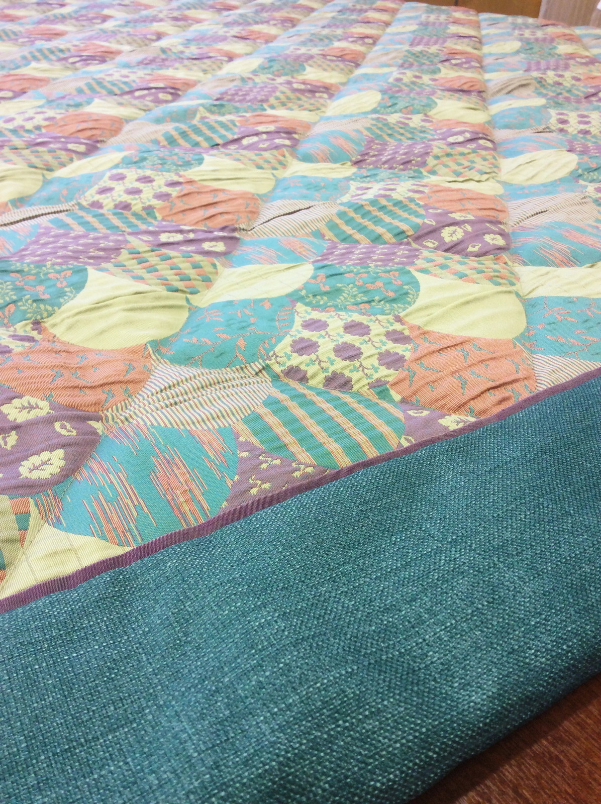 Покрывала и комплекты с подушками