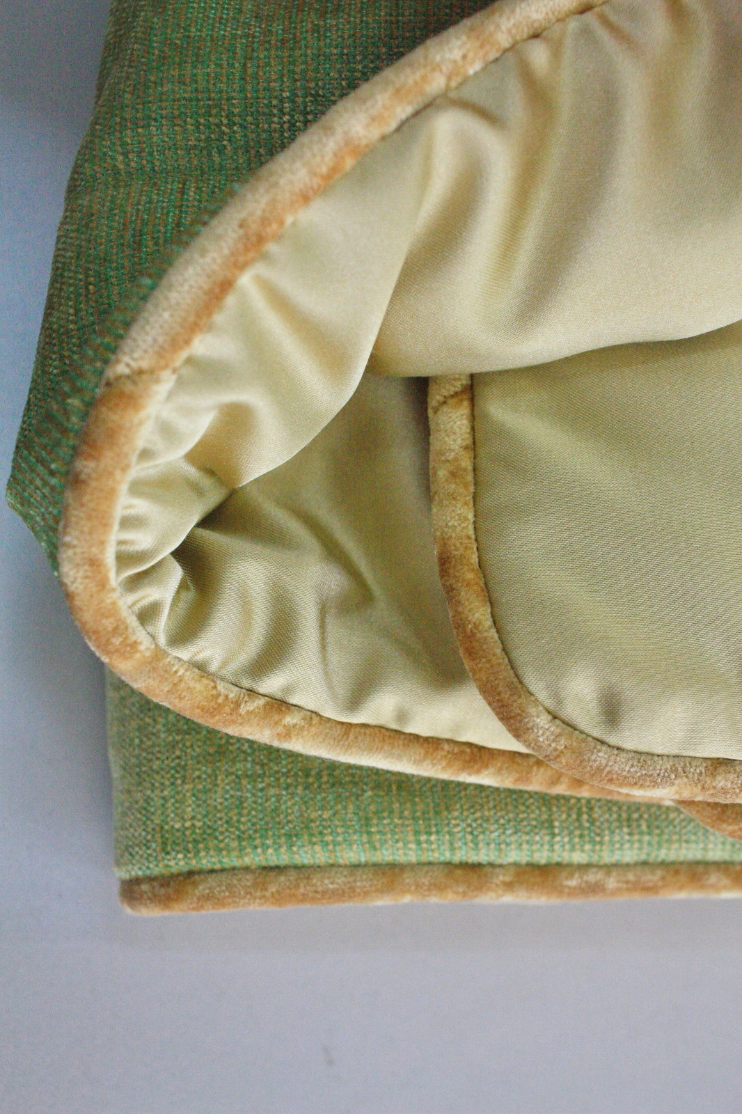 Покрывала и комплекты с подушками