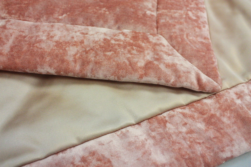 Бархатное стеганое покрывало