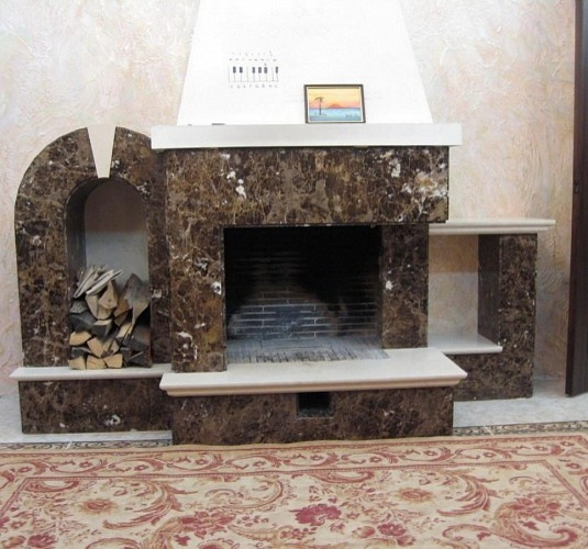 Камины из мрамора