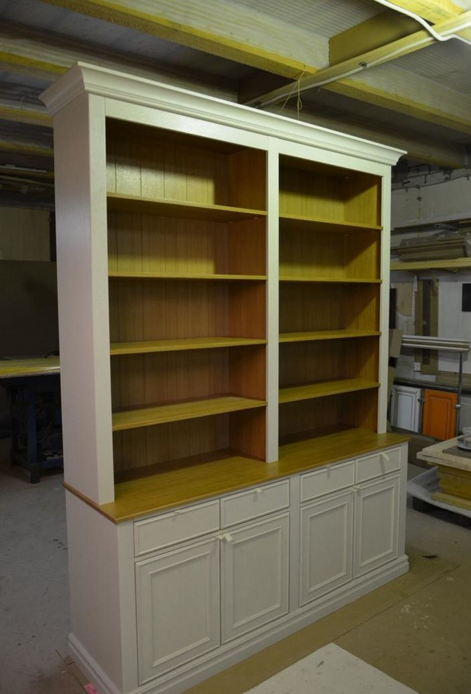 Библиотека в классическом стиле