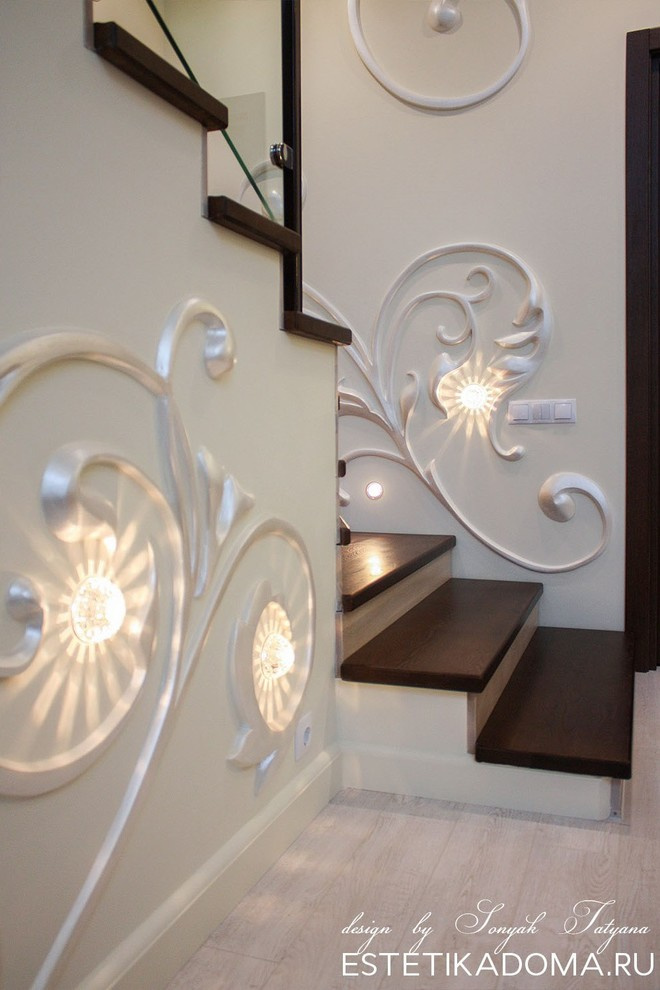 рельеф со встроенными светильниками