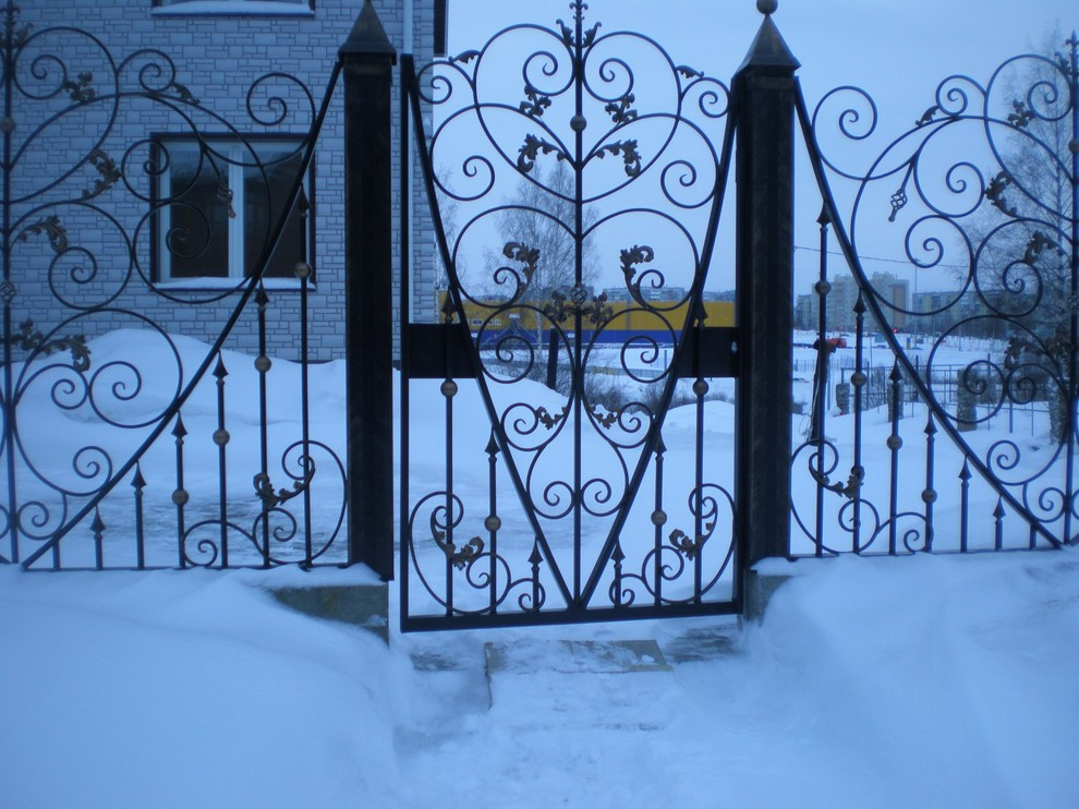 Самонесущий кованый забор