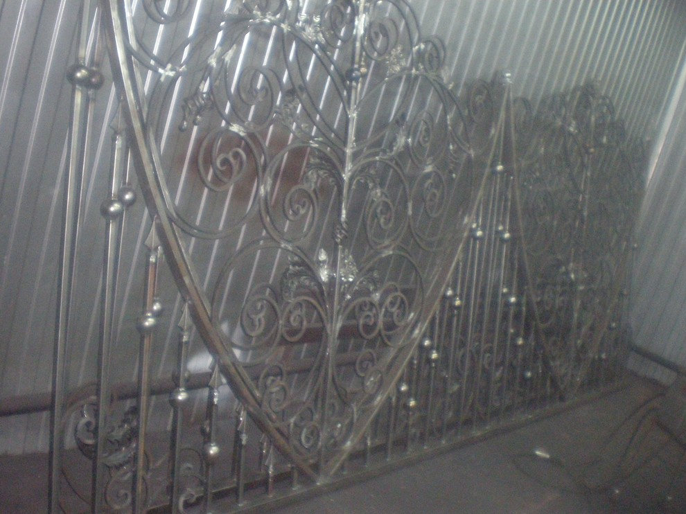 Самонесущий кованый забор