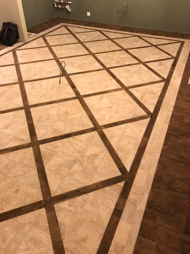 Оригинальный способ укладки напольной пробки!