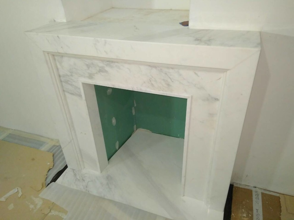 Биокамин из мрамора Волокас