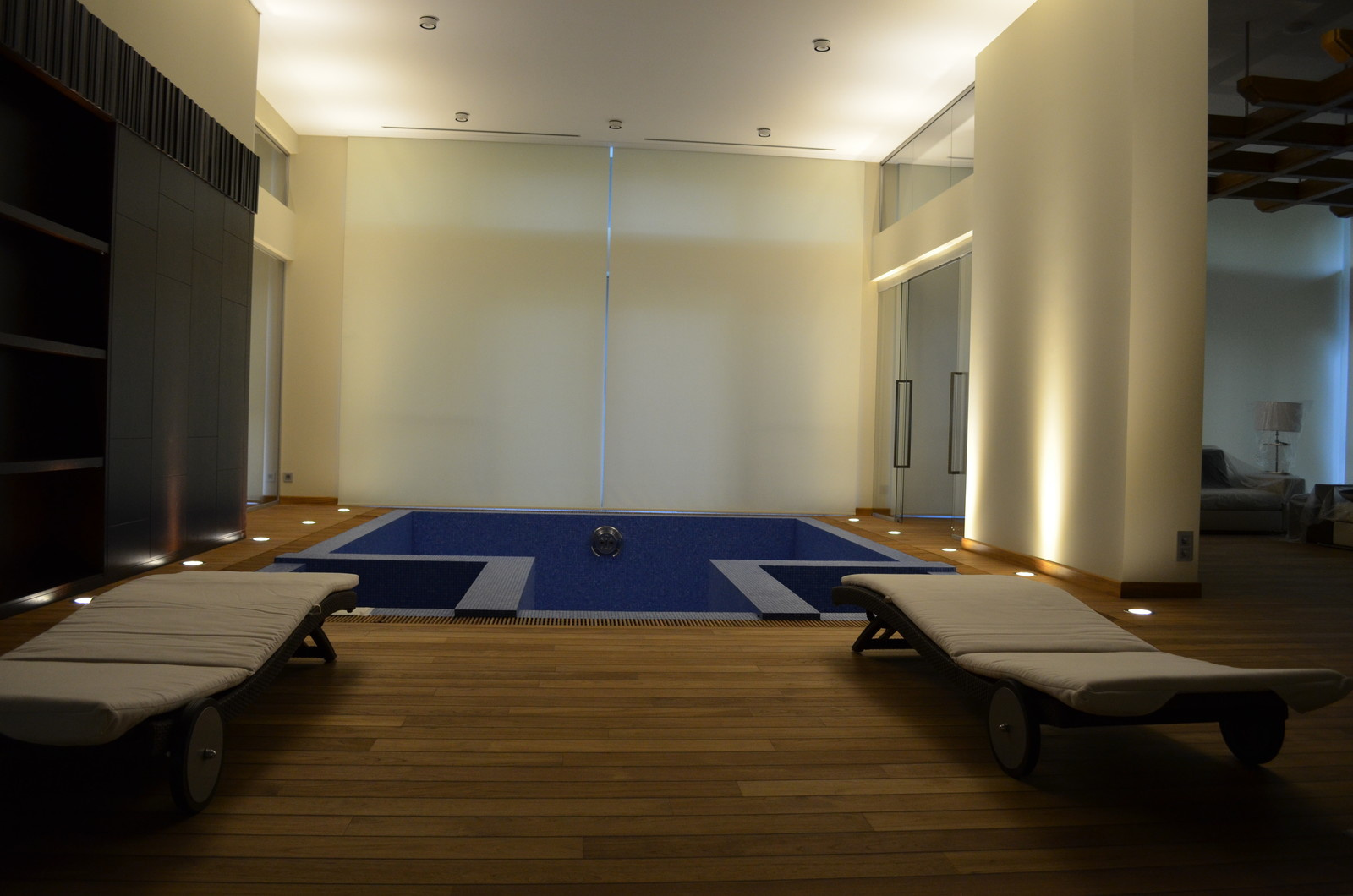 Автоматические рулонные шторы