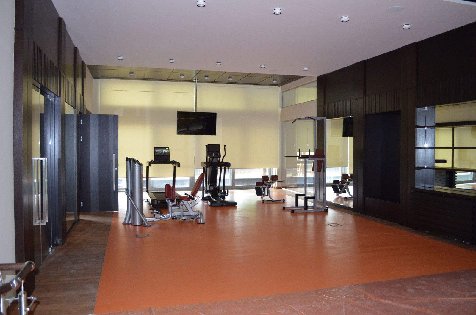 Обложка проекта: Автоматические рулонные шторы