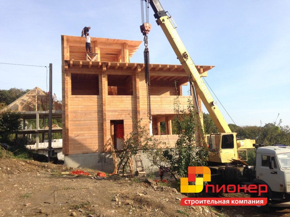 На этапе строительства