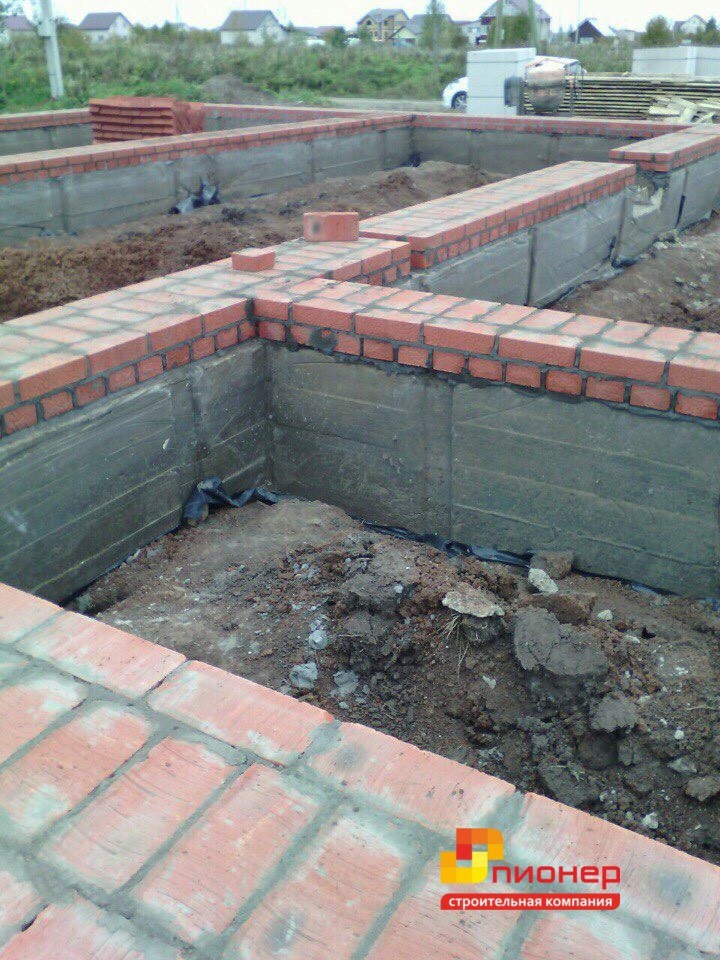 На этапе строительства