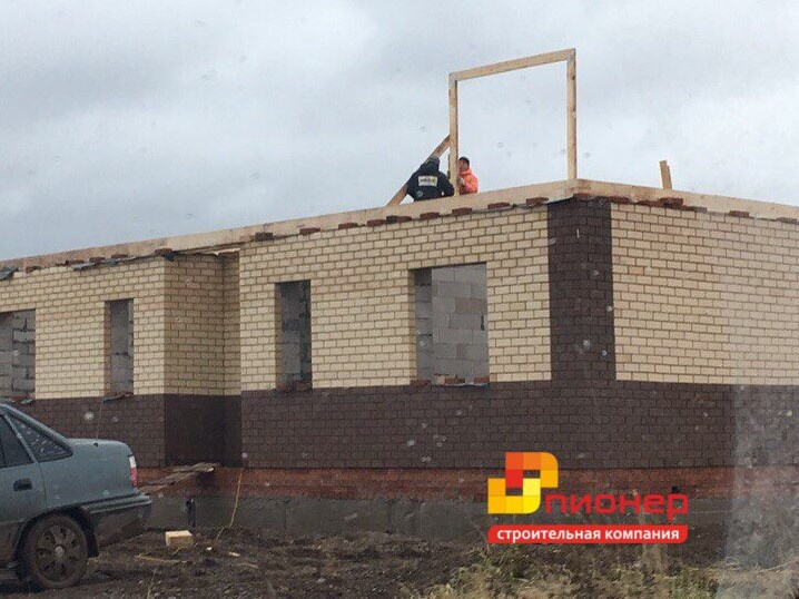 На этапе строительства