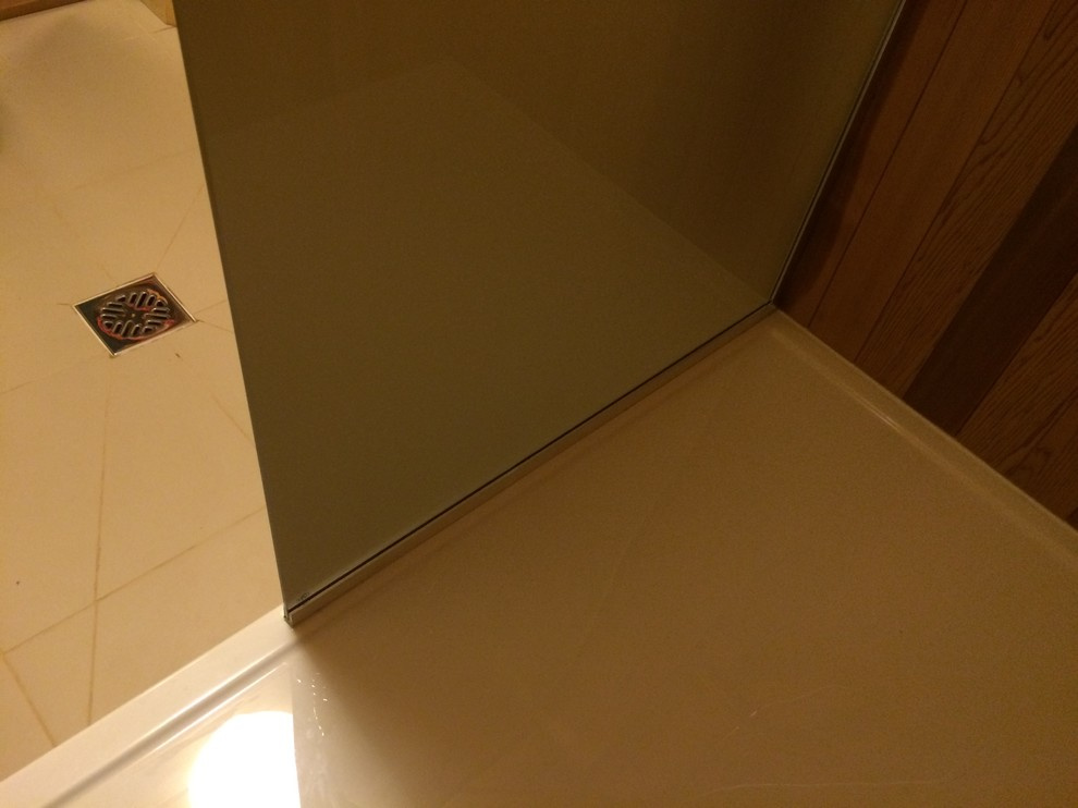 Изготовление и монтаж душевых перегородок