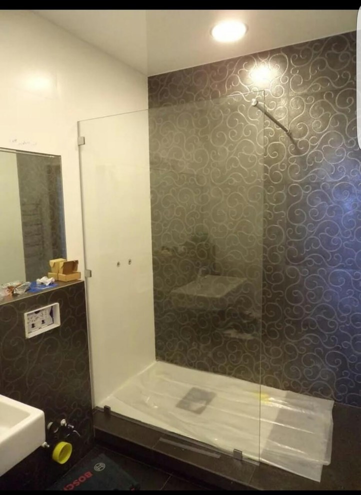 Изготовление и монтаж душевых перегородок