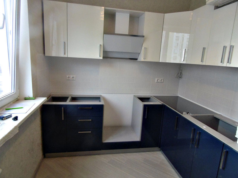 кухни на заказ в стиле модерн