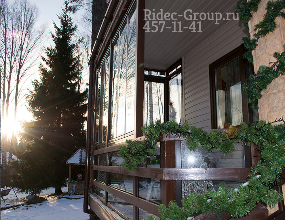 Безрамное остекление веранды