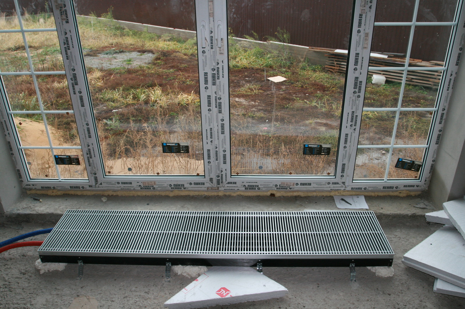 Радиусный внутрипольный конвектор iTermic в коттедже