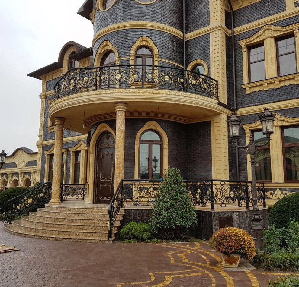 кованое ограждение с литыми из бронзы деталями