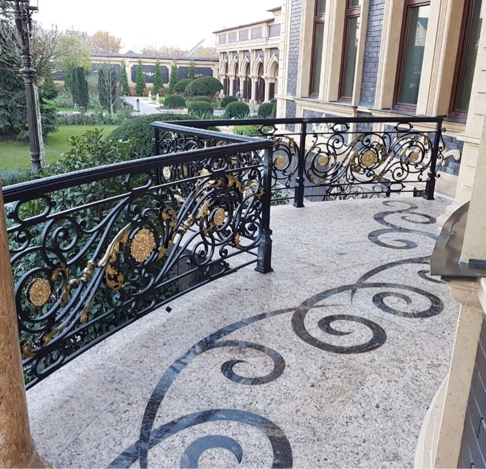 кованое ограждение с литыми из бронзы деталями