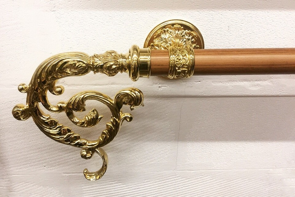 Держатели и окончания для пристенного поручня