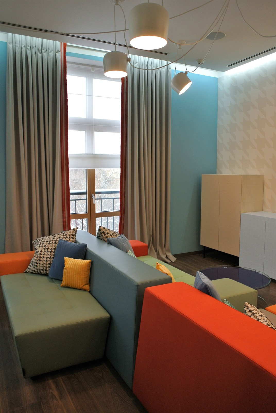 Joyful INTERIOR