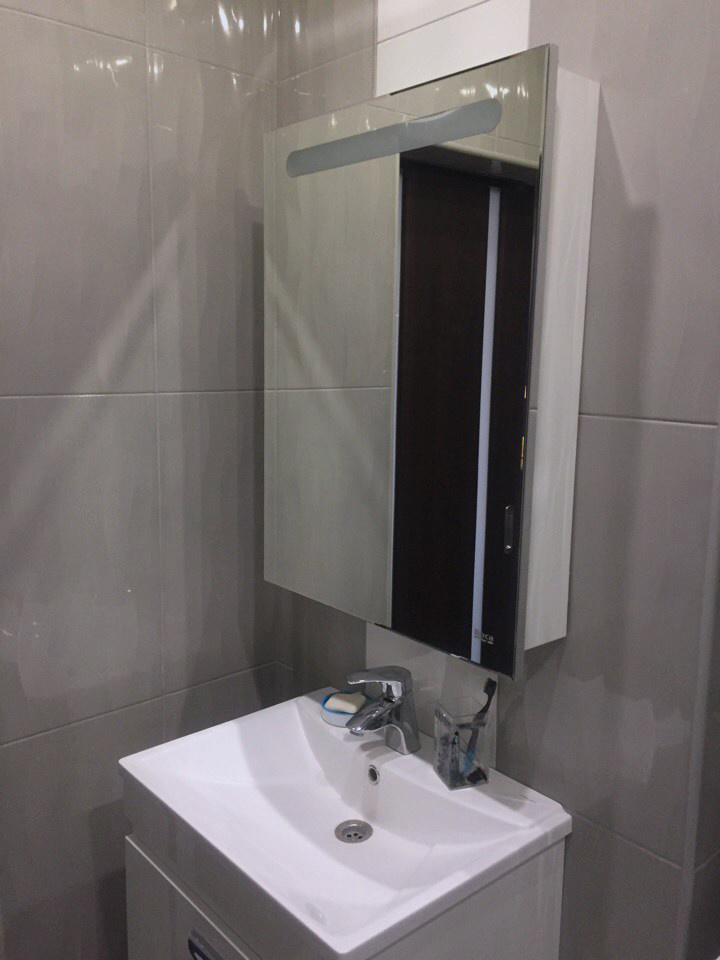 Спальня с собственным санузлом. За основу брали стиль «Русский прованс»