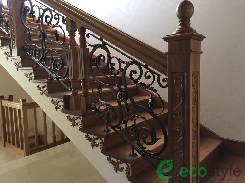 Лестница с художественным декором