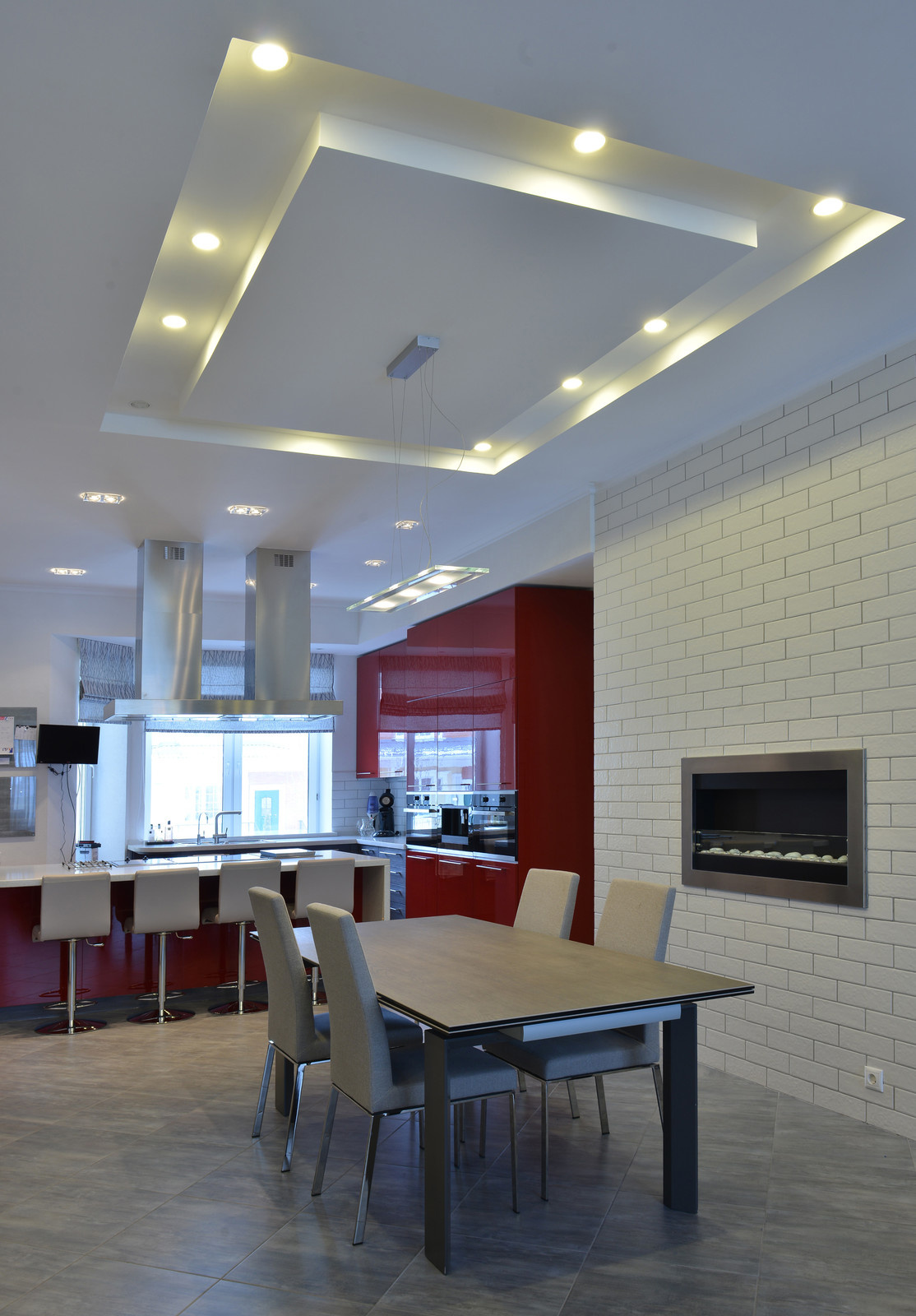 Первый этаж - обеденная зона - кухня