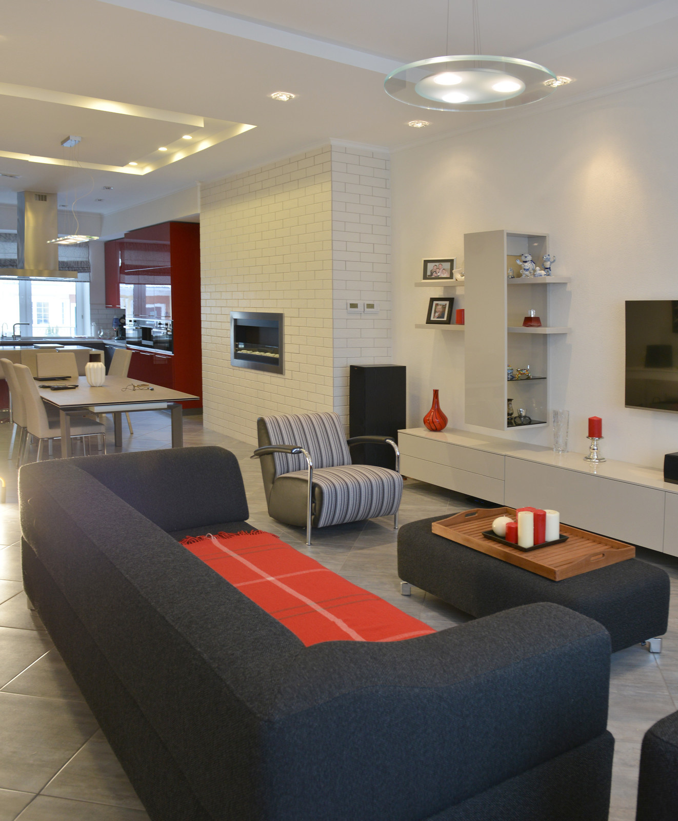 Первый этаж - гостиная - обеденная зона - кухня