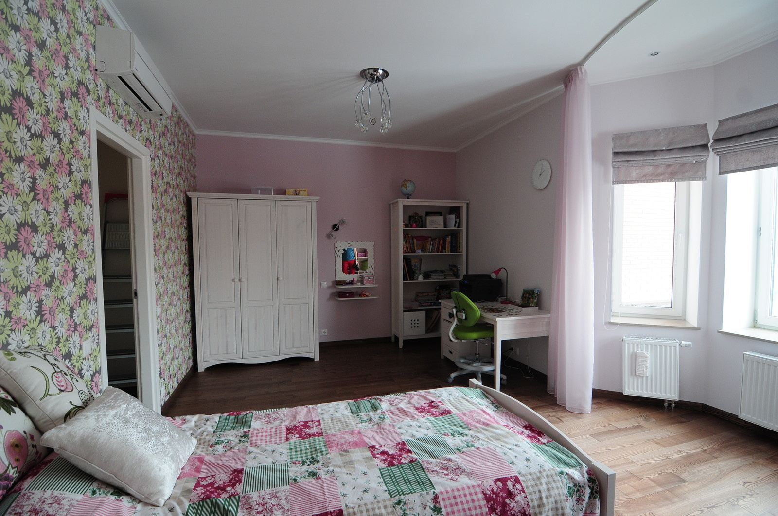Второй этаж - спальня для старшей девочки