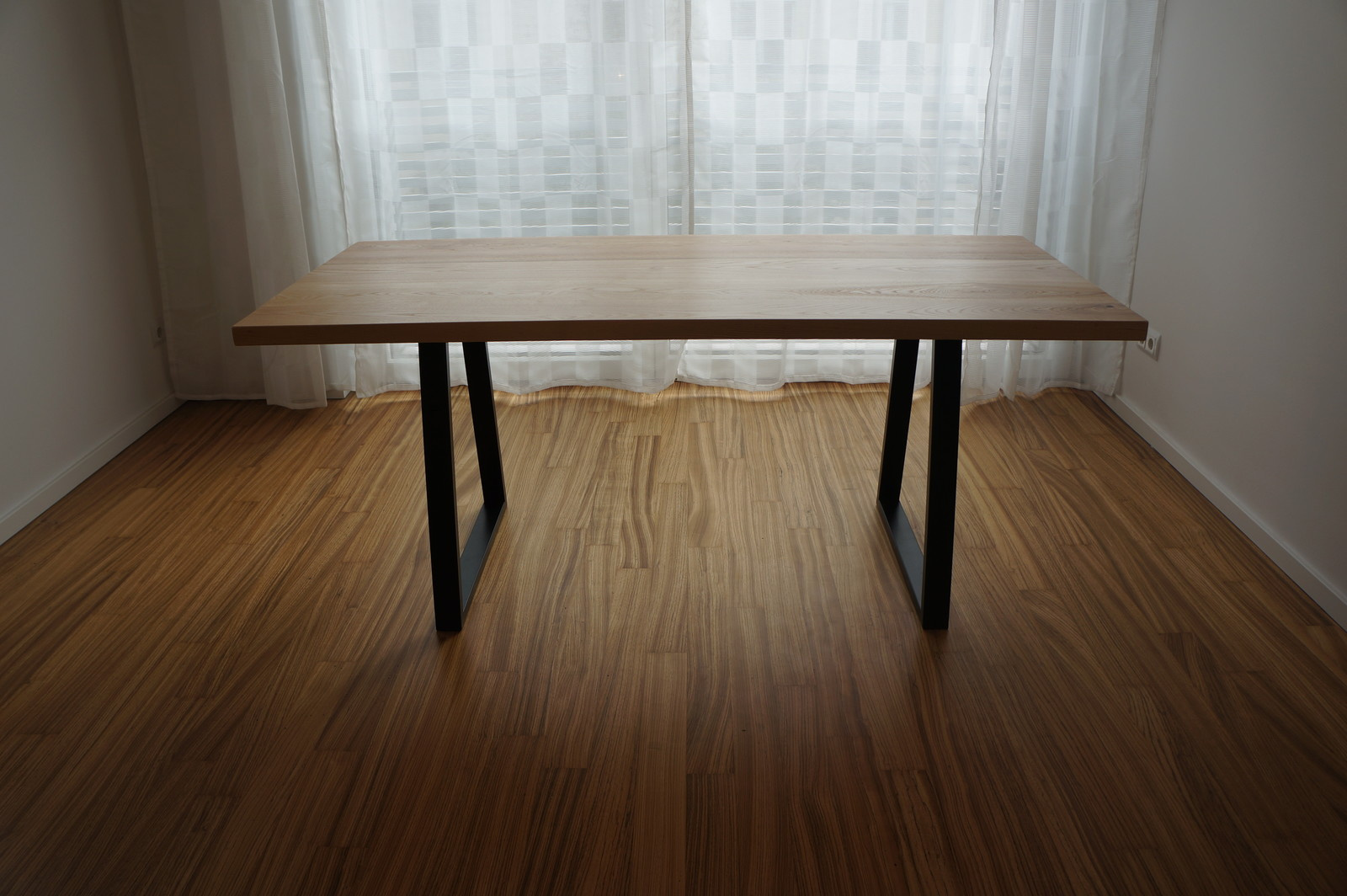 Клееный стол из Ясеня