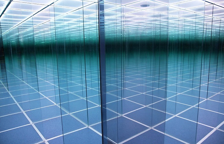 Стеклянный лабиринт