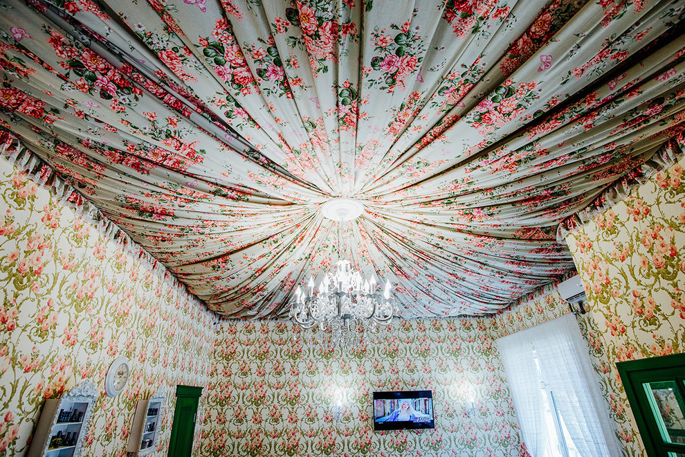 SHABBY CHIC NAIL KITCHEN