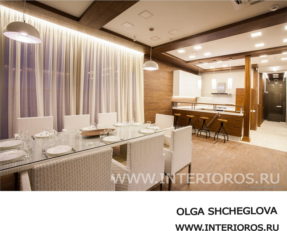 Интерьер гостиницы клубного отеля на воде