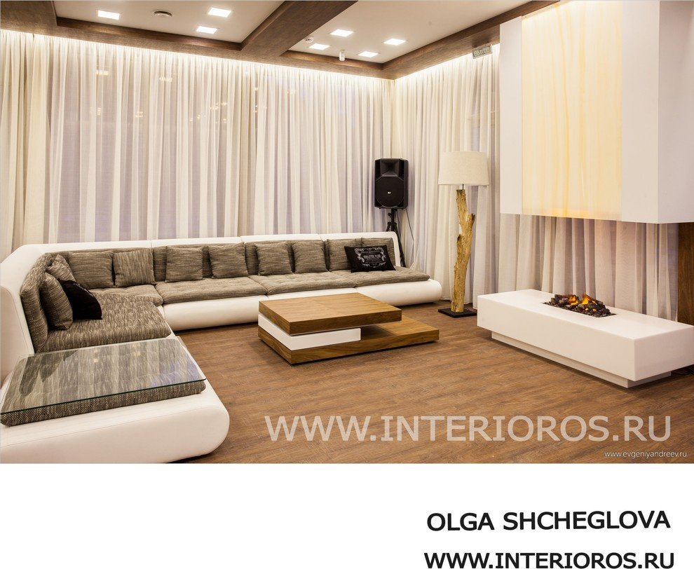 Интерьер гостиницы клубного отеля на воде